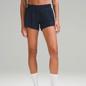 NWOT Lulu navy hottie hots